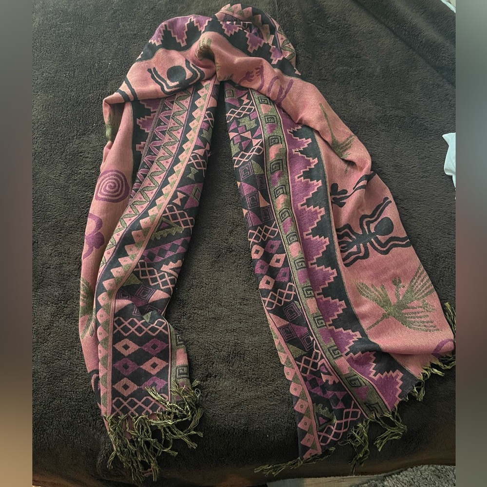Women’s Santa Fe pattern scarf
